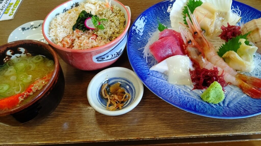 北海グルメ刺A、四大がに丼、カニ汁