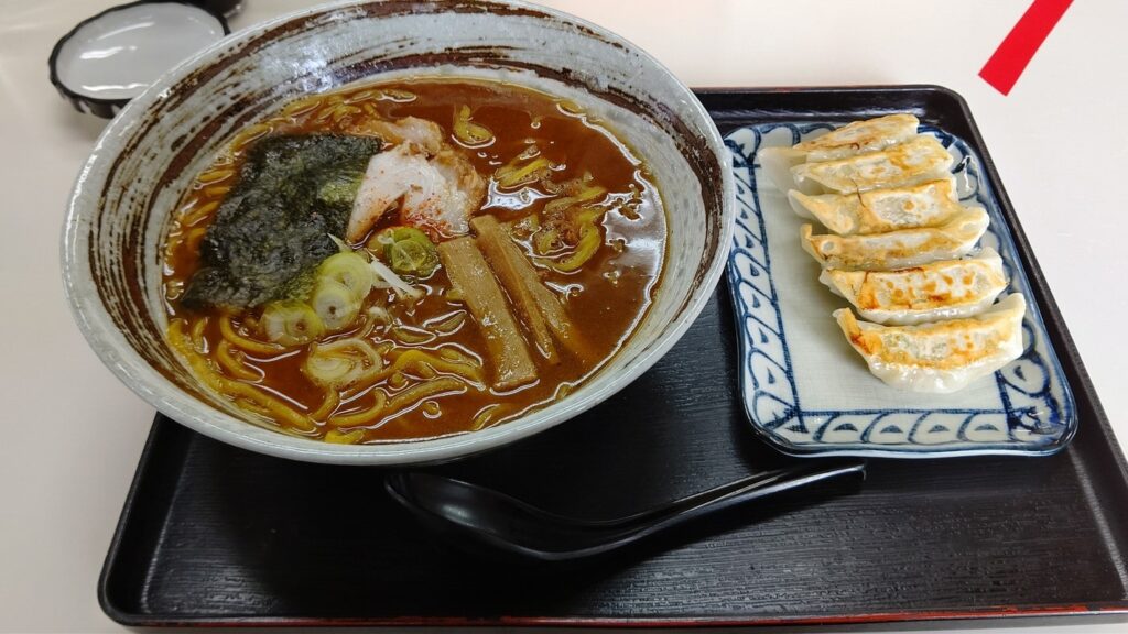 味噌ラーメンと焼きギョーザ