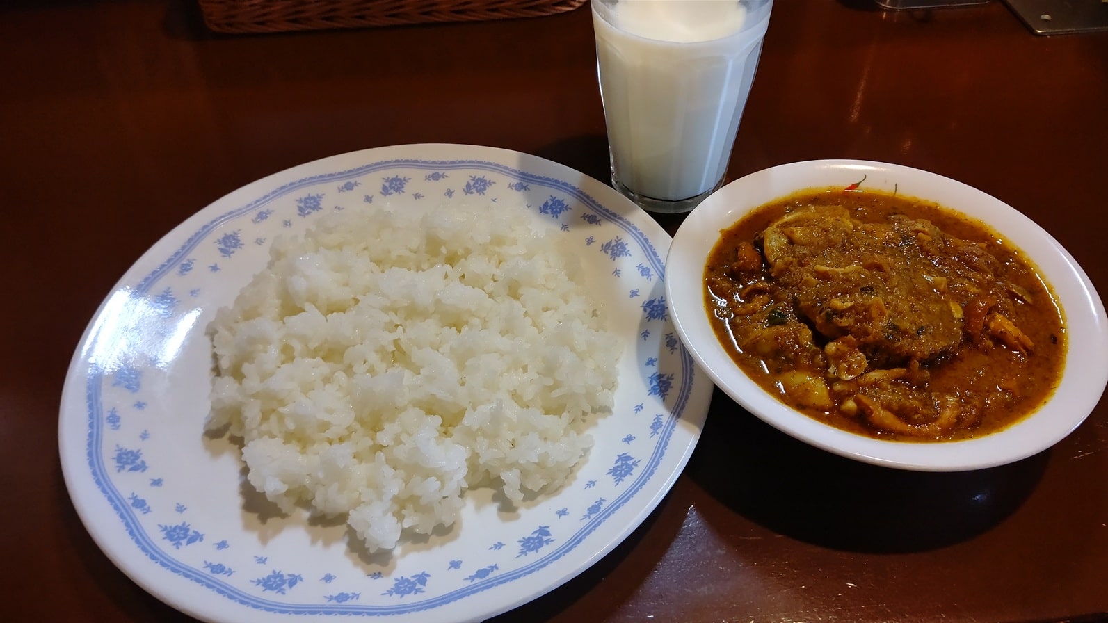 ホタテとキノコのカレー、幸せの牛のミルク