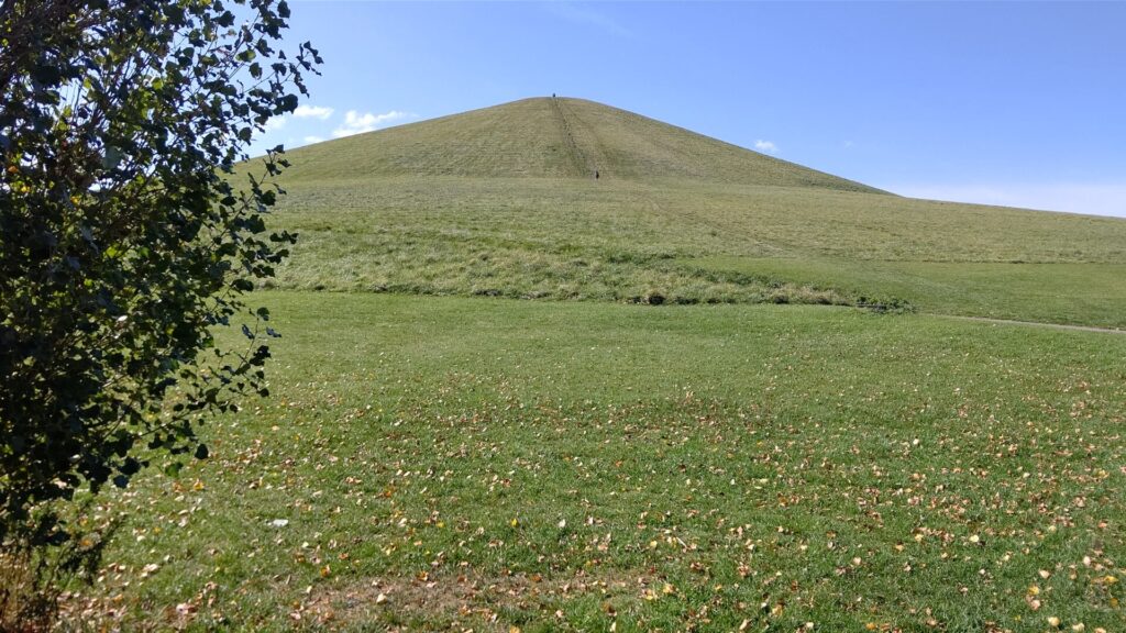 モエレ沼公園のモエレ山（人工山）