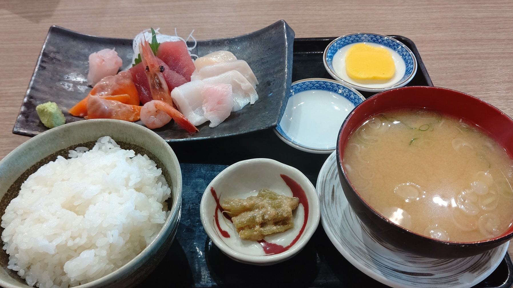 刺し盛定食、カニ汁