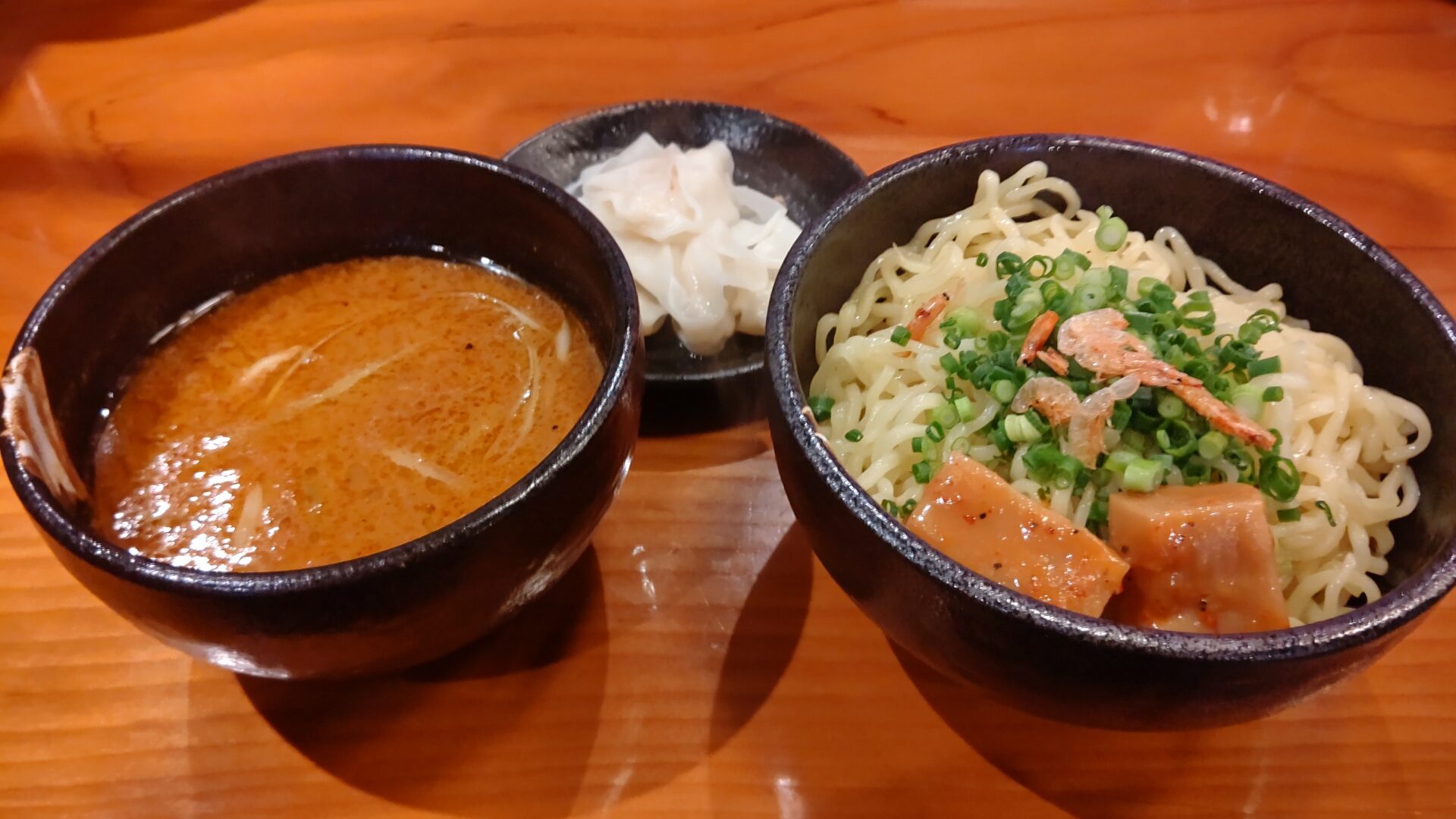 えび味噌つけ麺、えびワンタン3個